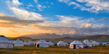 Why A Yurt Tent Is The Perfect Structure To Bring Camping - Camp Longer