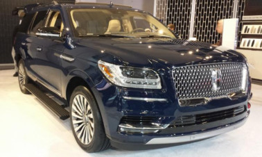 Lincoln Navigator: The baller SUV | Autos 101